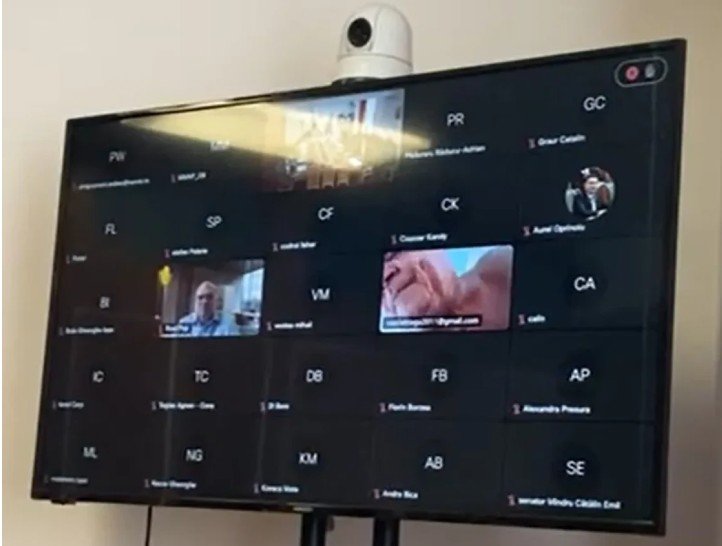 Hiányos öltözetben jelentkezett be egy szenátusi ülésre Vasile Blaga