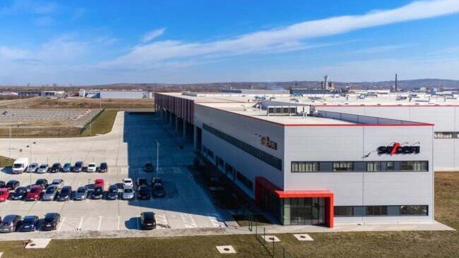 Olasz autóipari óriás növelheti termelését Nagyváradon – ide költözhetnek más európai gyárak munkái