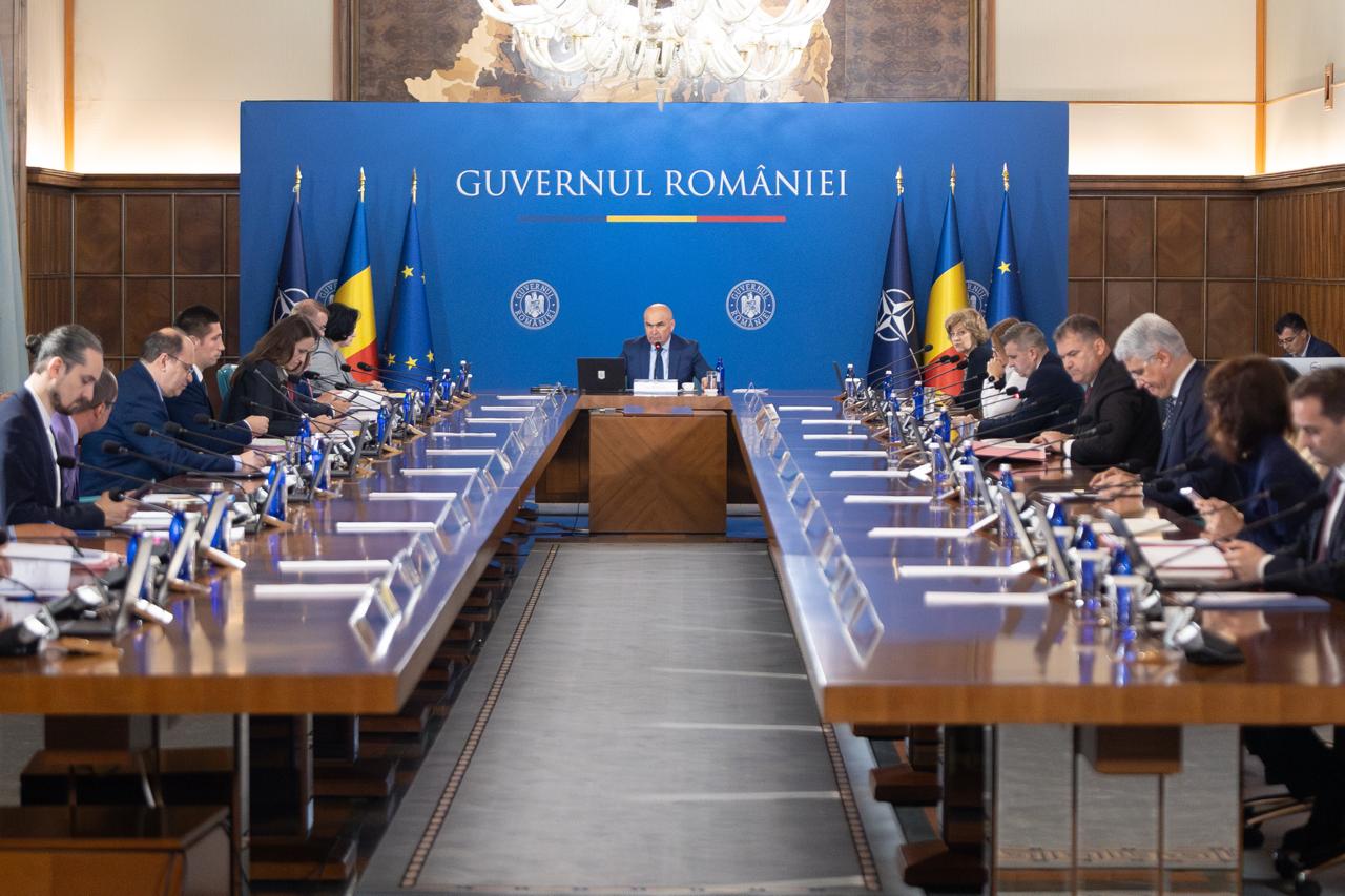 Béremeléseket és új alkalmazásokat hagyott jóvá a kormány, két Bihar megyei vállalat is érintett