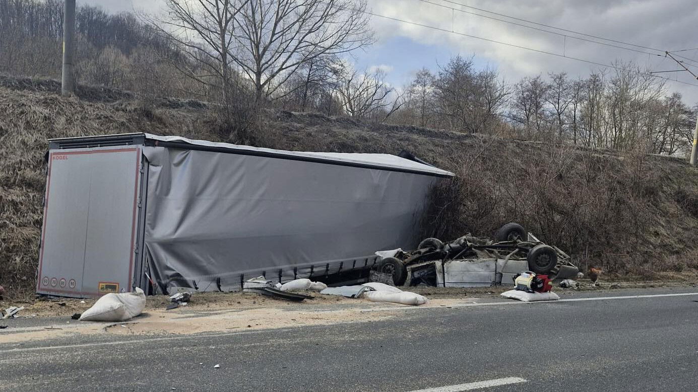 Három személy halt meg egy autóbalesetben Krassó-Szörény megyében