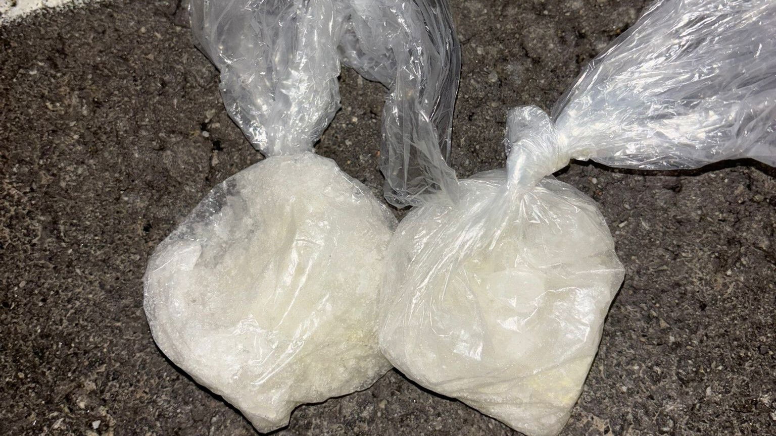 Rajtaütés: az országúton árulták a kábítószert