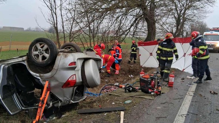 FRISSÍTVE | Súlyos baleset történt Érmihályfalva határában, egy személy elhunyt
