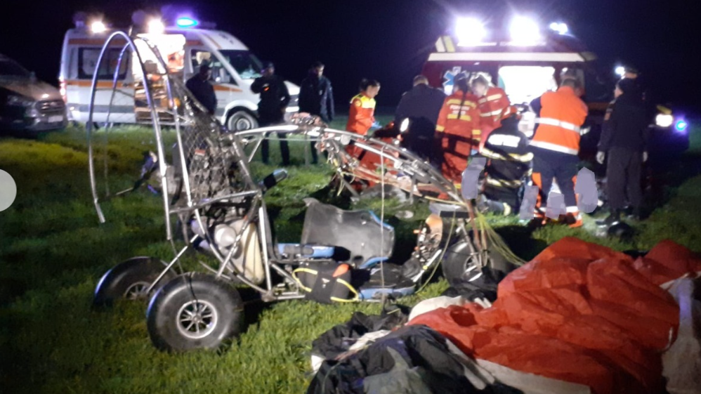 Lezuhant egy motoros siklóernyő Érolasziban, két személy életét vesztette