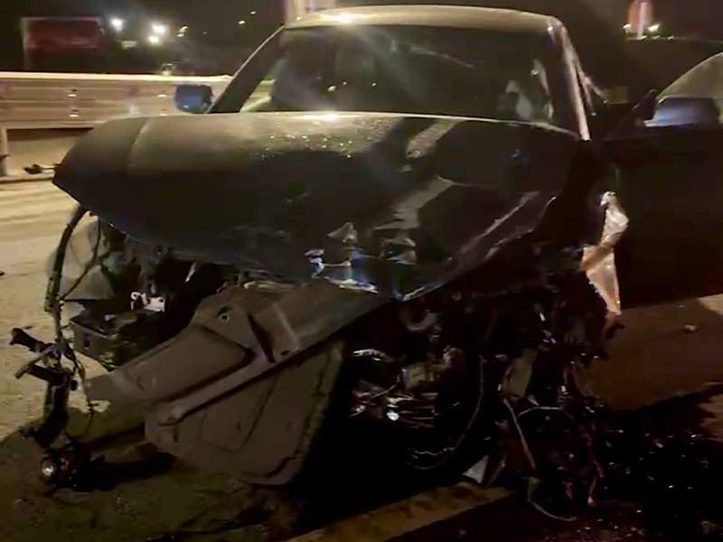 Ronccsá tört egy autó az élesdi elkerülőn, miután többször felborult | VIDEÓ