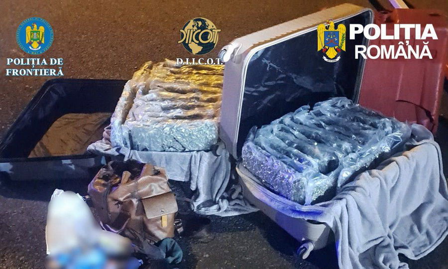 Két bőröndnyi kannabisszal érkezett Romániába egy olasz férfi