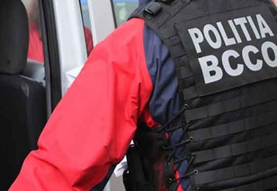 Közerkölcs megsértése miatt kerül bíróság elé két nagyváradi rendőr