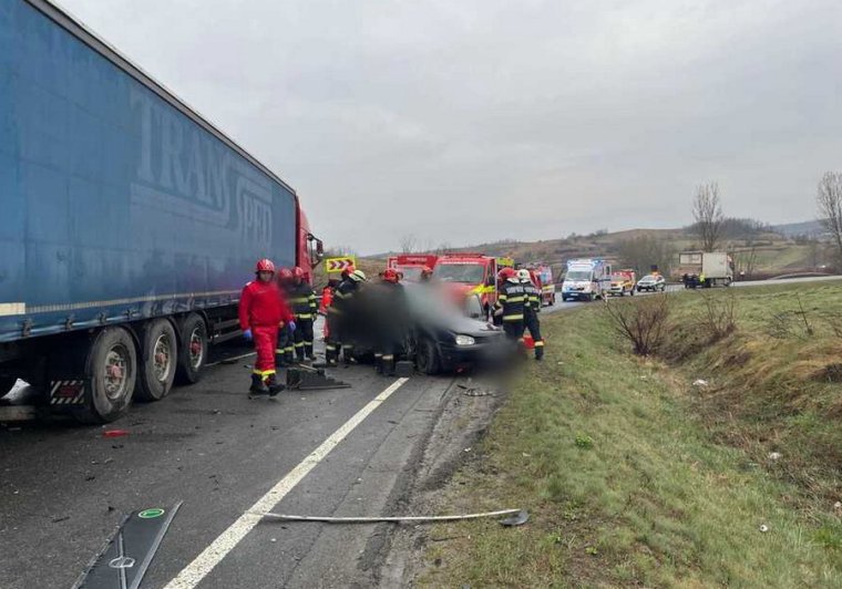Frissítve│Öten vesztették életüket egy balesetben Kolozs megyében, két kiskorú is van az áldozatok között