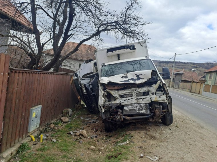 Látványos baleset történt Hargita megyében, szerencsére csak anyagi kár keletkezett