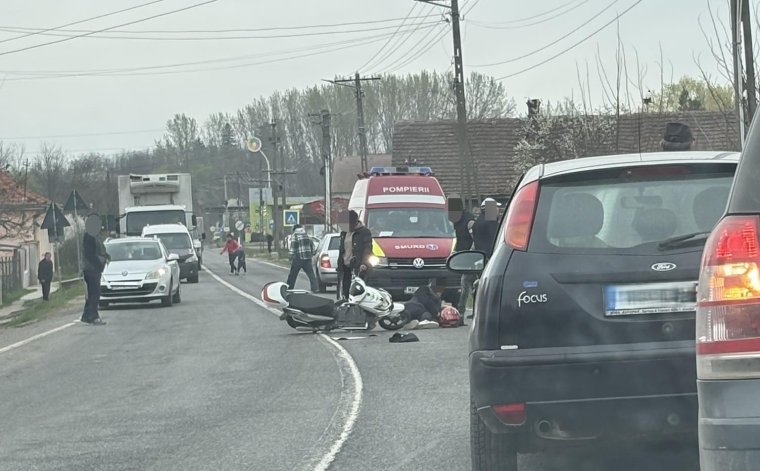 Kismotor ütközött autóval Székelyhídon