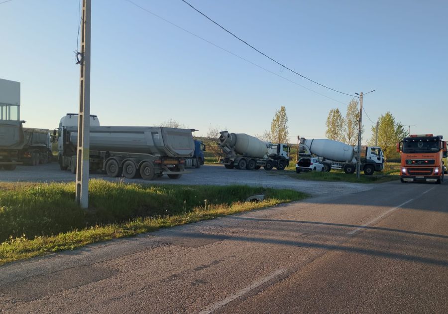 Nagyszabású akció zajlott Bihar megyében: a túlsúlyos és műszaki hibás tehergépkocsikat ellenőrizték