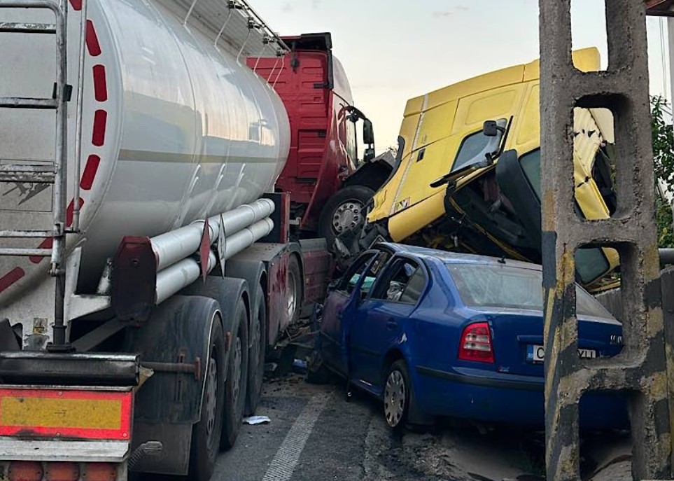 Halálos kimenetelű tömegbaleset történt Báródsomosnál