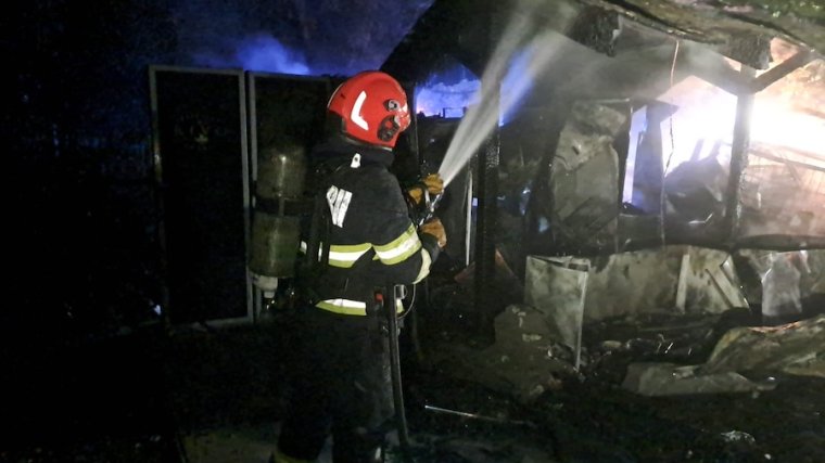 Tűz ütött ki a Rivo teraszán, a lángok az éttermet is veszélyeztették | VIDEÓ