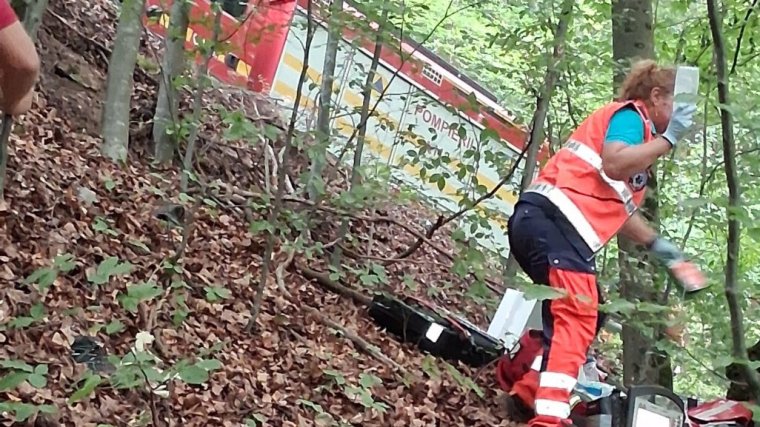 FRISSÍTVE | Életét vesztette egy szakadékba zuhant motoros Barátkánál