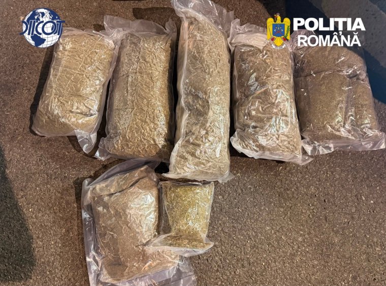 Öt kilogramm kannabisszal bukott le három férfi Nagyürögdön