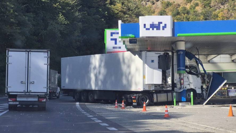 Benzinkutat tarolt le egy ittas kamionsofőr, tűz- és robbanásveszély alakult ki