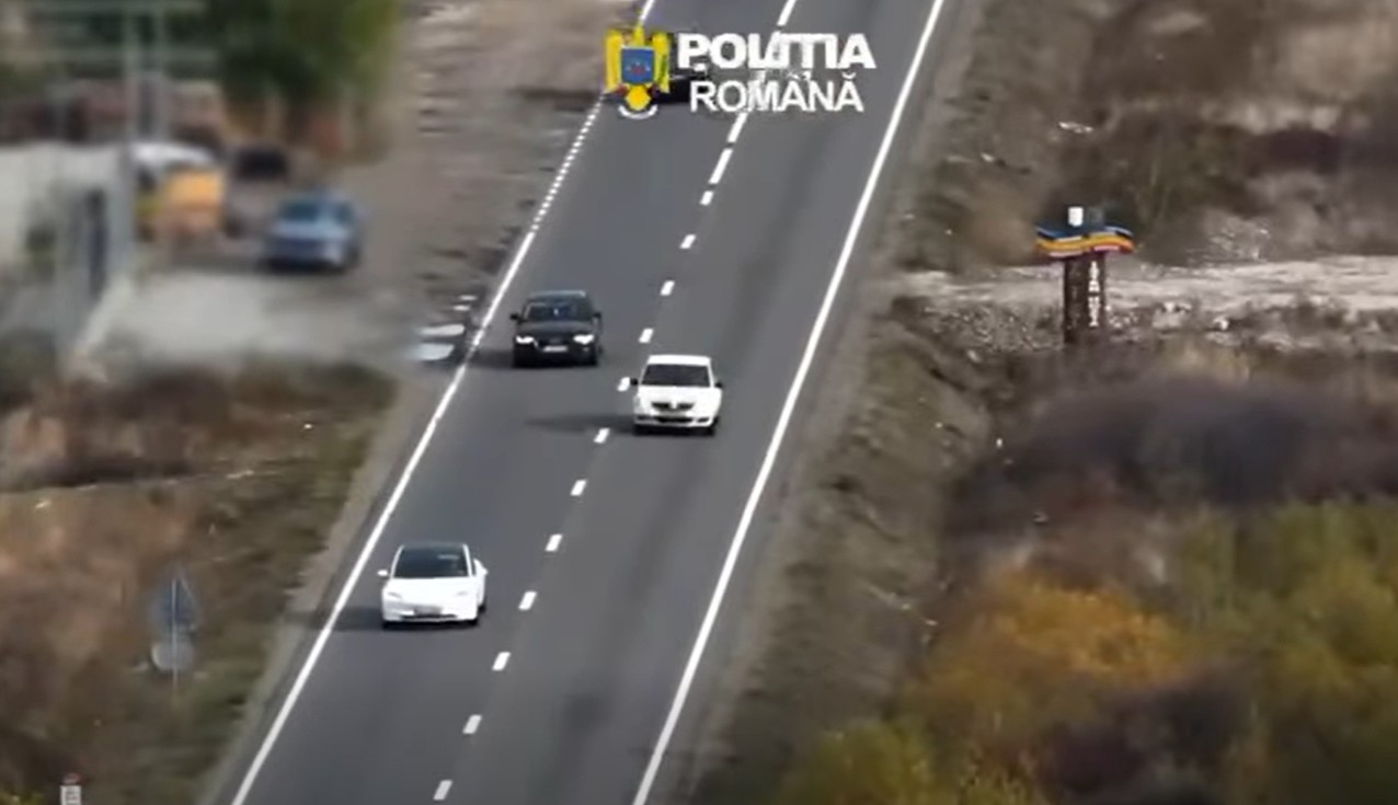 Drónnal filmezték le a szabálytalankodó sofőröket Bihar megyében│VIDEÓ