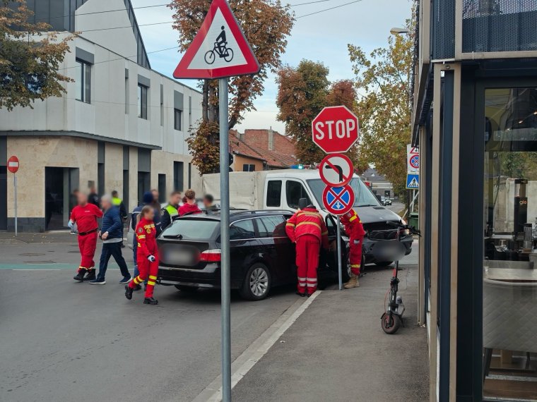 Három jármű ütközött Nagyváradon, egy csecsemő is érintett a balesetben