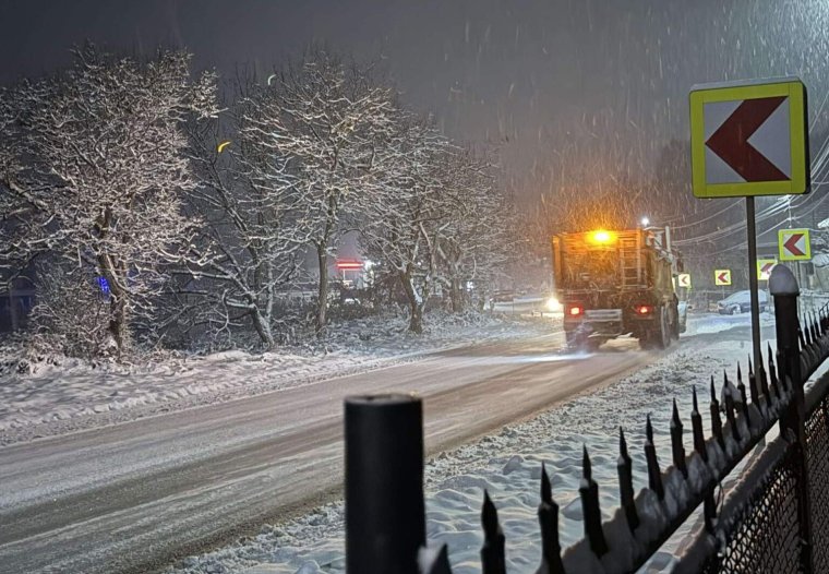 Téli útviszonyok országszerte: havazás, csúszós utak és forgalmi korlátozások