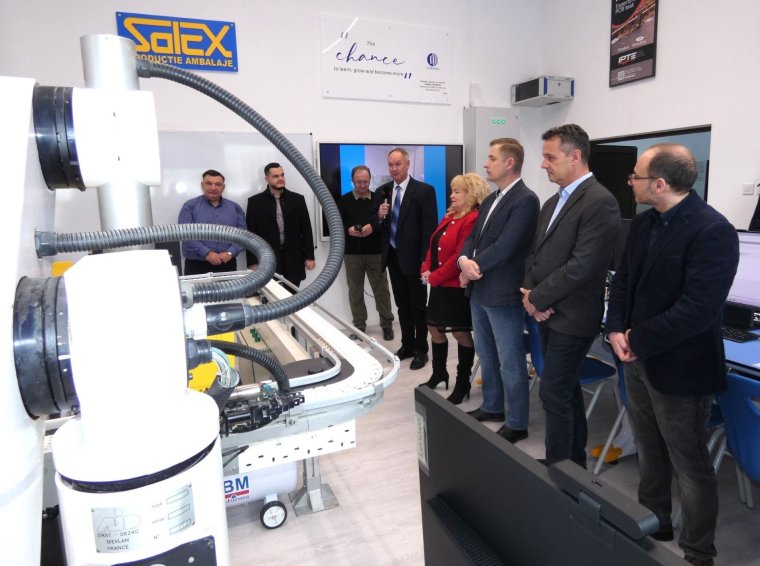 Korszerű robotika laboratóriumot avattak a Nagyváradi Egyetemen