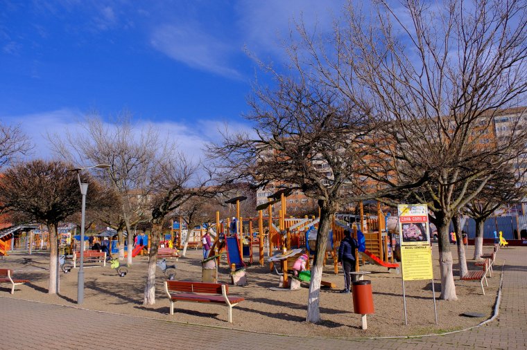Több fát, ivókutakat és biztonságosabb játszótereket szeretnének a váradiak