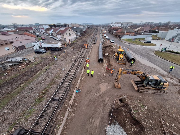 Maximális a mozgósítás a Nagyvárad–Kolozsvár vasútvonal 4. szakaszának építkezésén