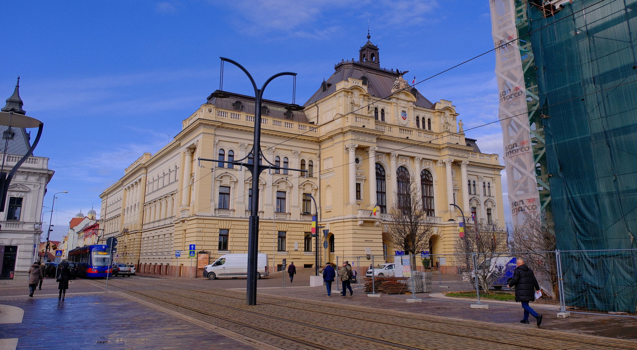 Ideiglenes korlátozzák a belépést a nagyváradi városháza épületébe