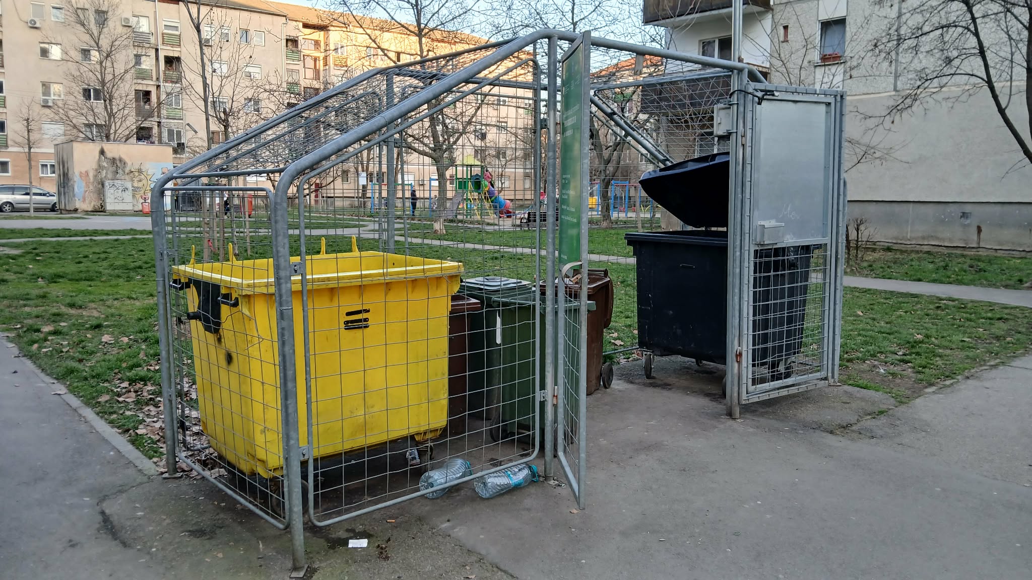 A hulladékgyűjtés teljes infrastruktúráját átadja a város a RER Vestnek
