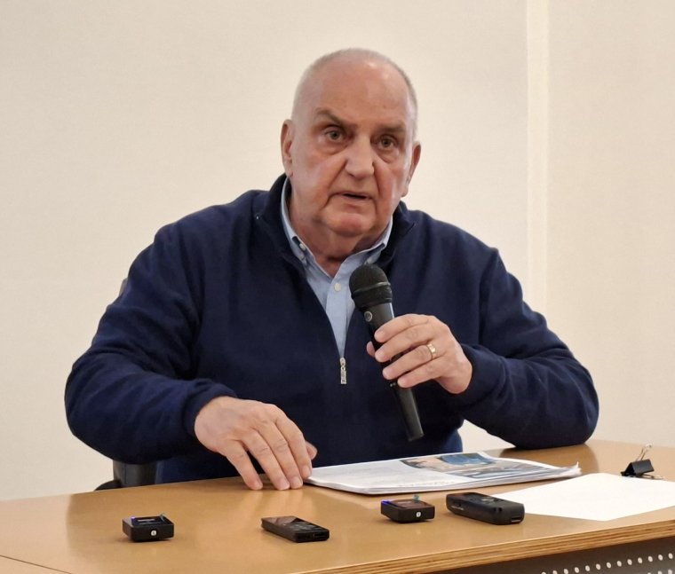 Meghosszabbítják Gheorghe Carp szerződését