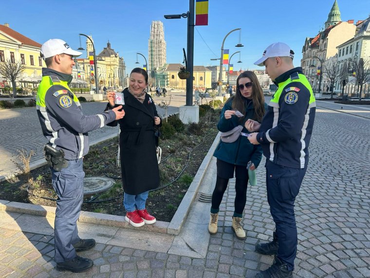 Különleges küldetés: ezúttal nem büntetéseket osztogattak a Bihar megyei rendőrök