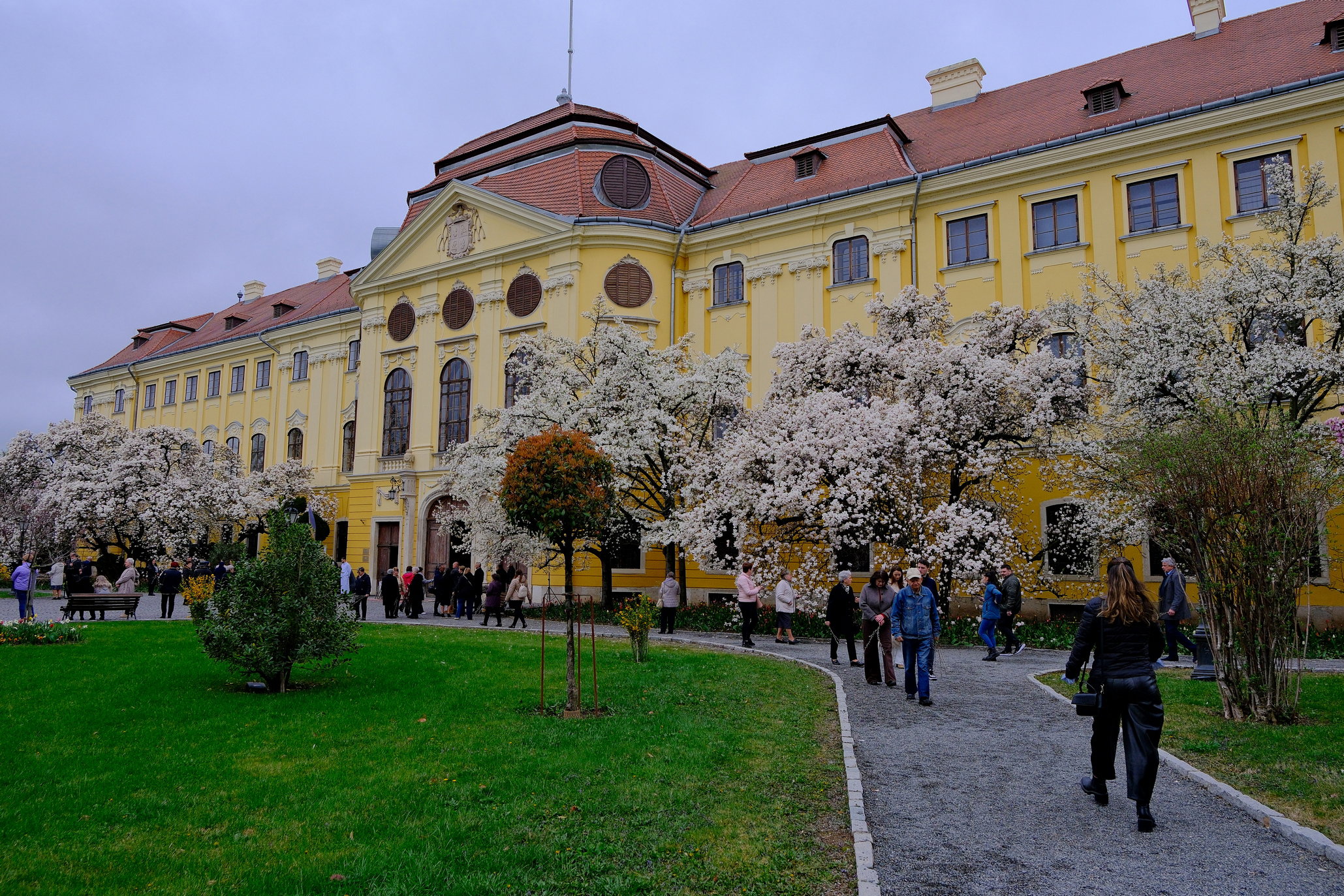 Hajláspont: képzőművészeti kiállítás nyílik a püspöki palotában