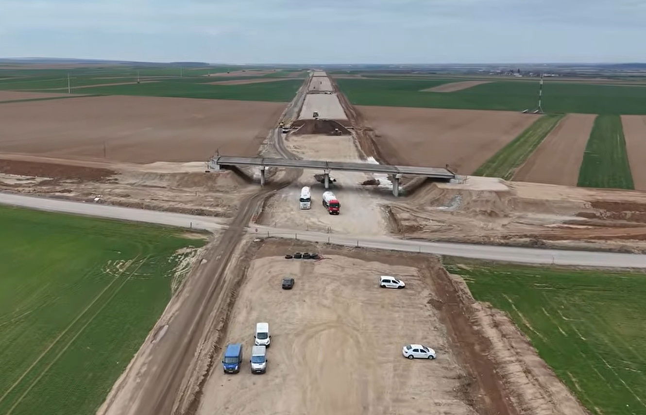 Intenzíven dolgoznak: már elkészült az autópálya-szakasz harmada | VIDEÓ