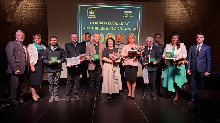 Díjazták a Bihar megyei szociális ellátásában dolgozók szolgálatát