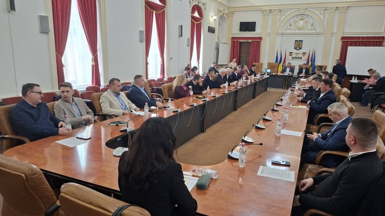 Ingatlanok lebontását hagyták jóvá a megyei tanácsülésen, hogy befektethessen az állami egyetem