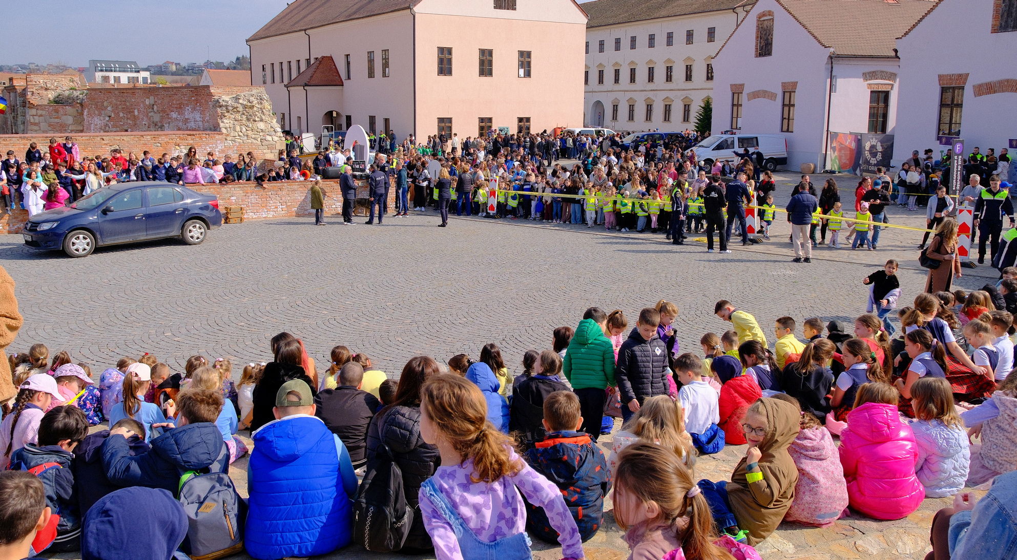 Látványos bemutatókkal és tájékoztatókkal várták a váradiakat a rendőrség napján│Fotók és videók
