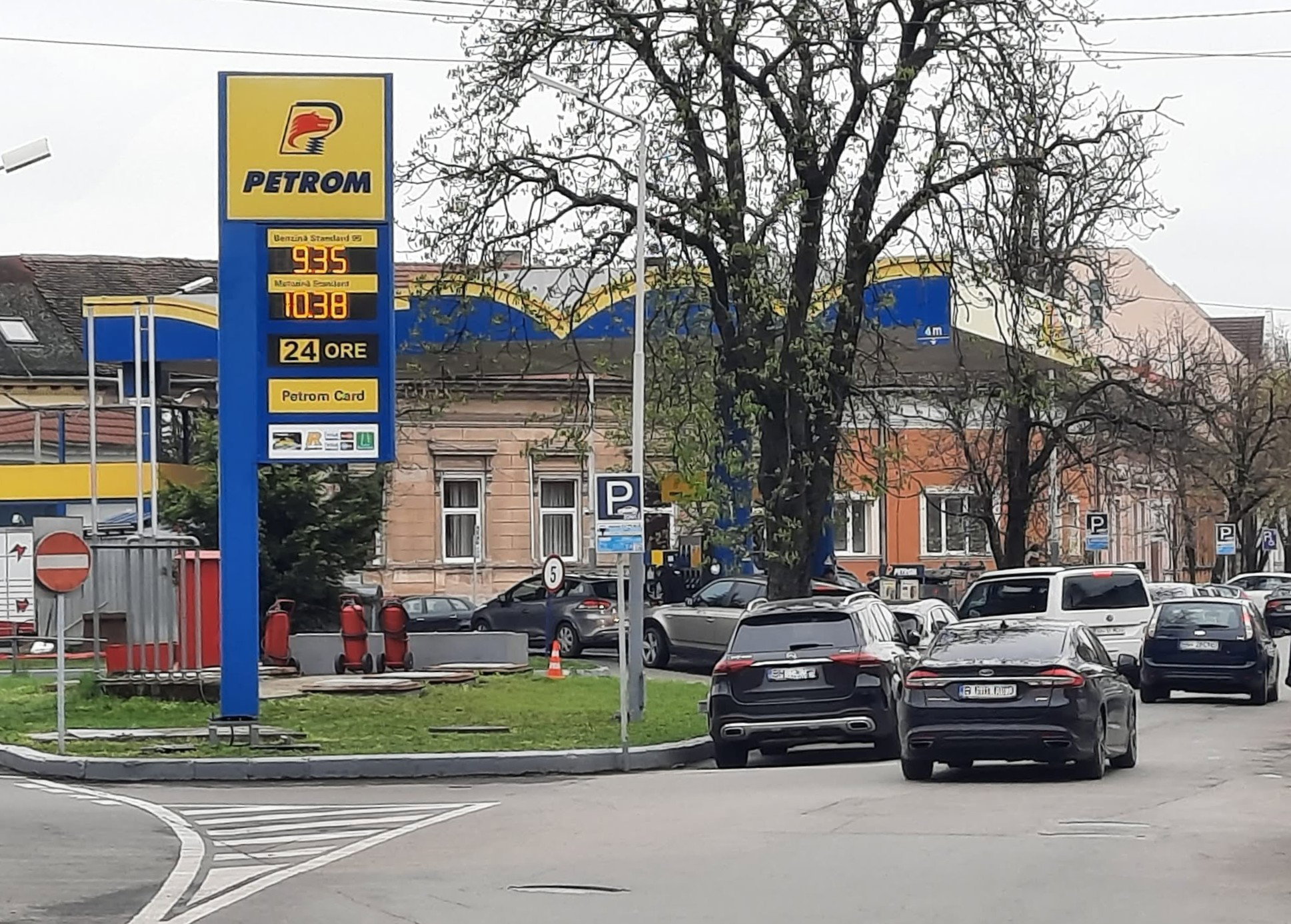 Új szintre léptek az árak: 11 lejes gázolaj a kutakon