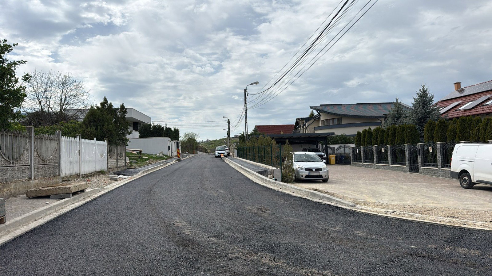 Már csak a járdák hiányoznak az Arinului utcáról | FOTÓK