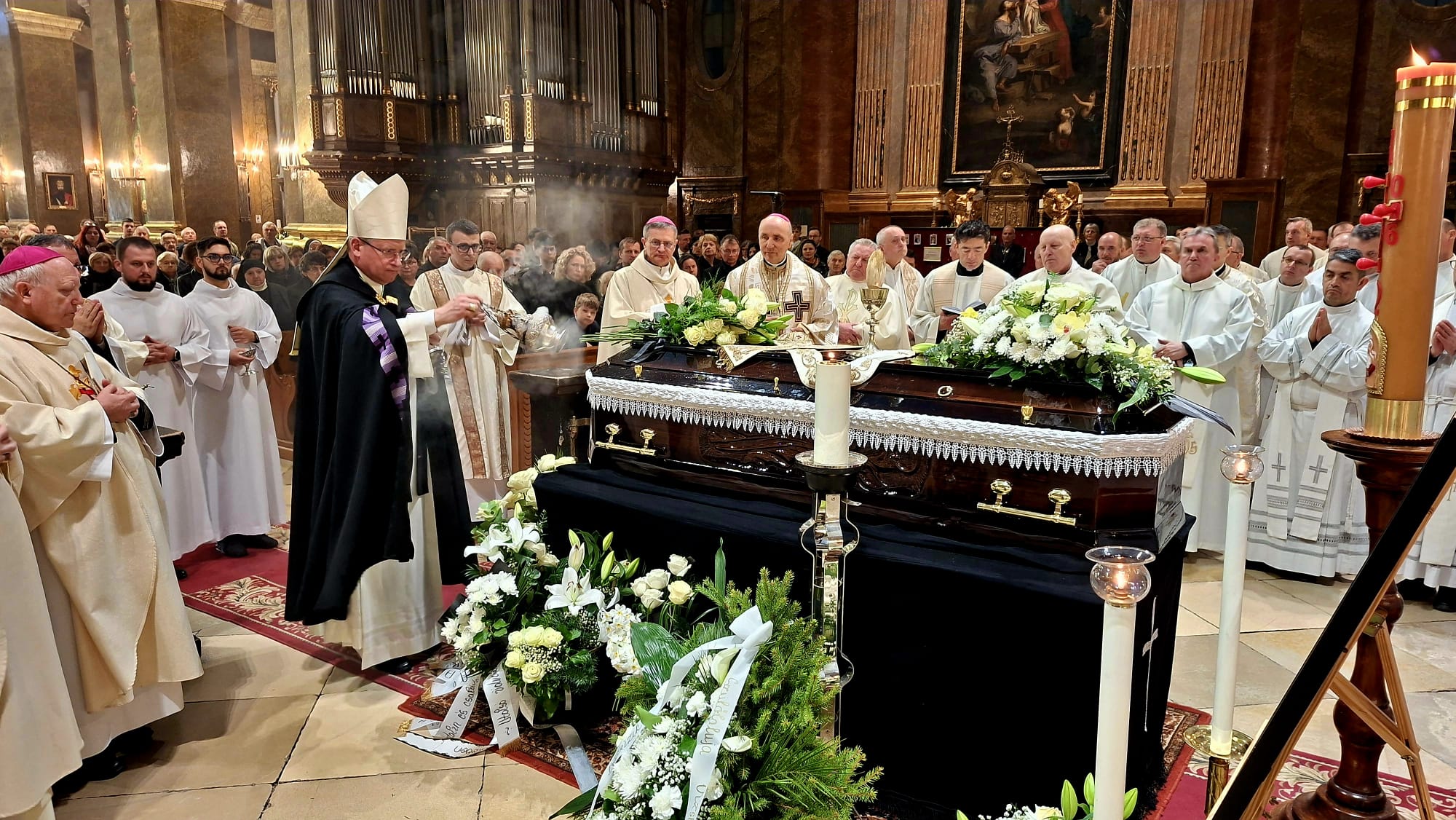 Örök nyugalomra helyezték Fodor József általános helynököt