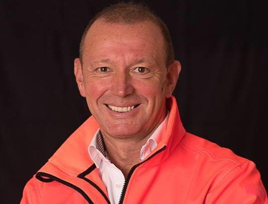 Győrfi Pál, az OMSZ kommunikációs és PR-vezetője tart előadást Nagyváradon