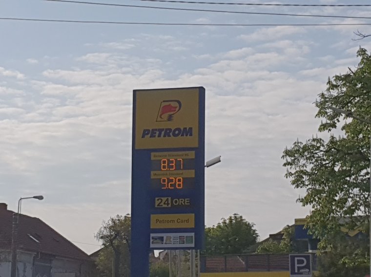 Jelentősen csökkentek az üzemanyagárak csütörtök reggelre