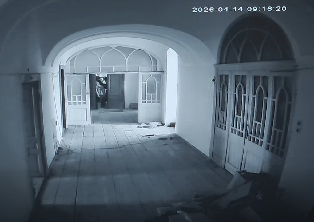 Videón, hogyan hatolt be a végrehajtó és a csendőrség a premontrei rendházba