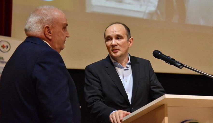 Megjelent a nyilvánosság előtt Románia egyik leggazdagabb embere