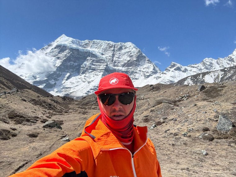 Megérkezett a Makalu alaptáborába Varga Csaba váradi hegymászó