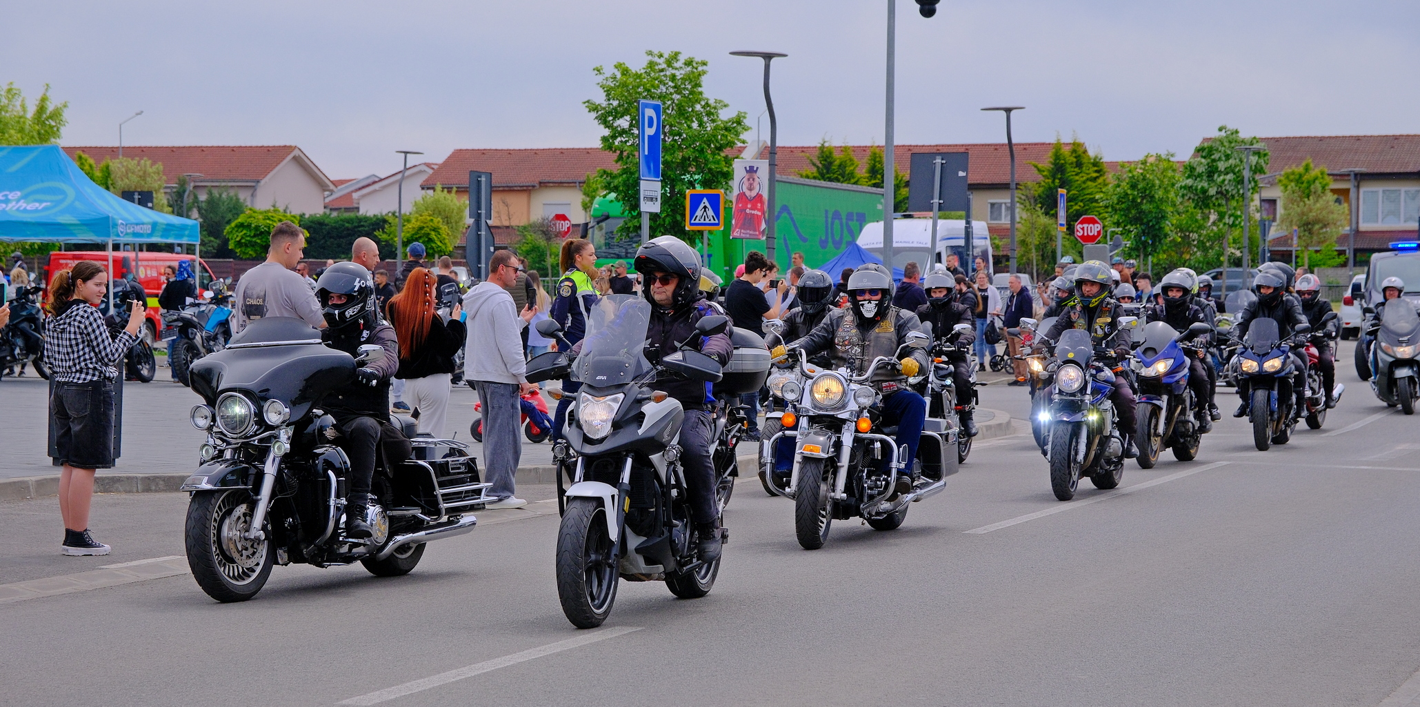 Nagyszabású rendezvénnyel nyitották meg a motoros idényt Váradon | GALÉRIA és VIDEÓ