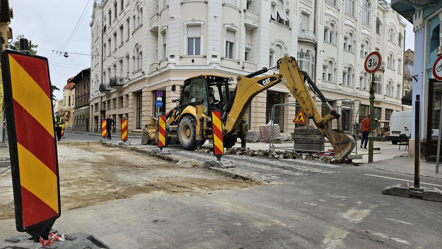 Figyelem: munkálatok zajlanak a Fő és a Szaniszló utcák kereszteződésében