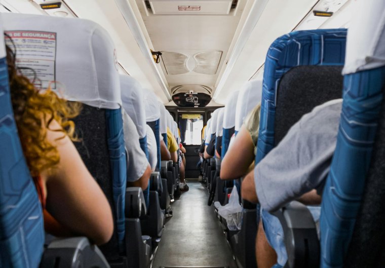 Egyre többen ingáznak távolsági buszokkal Bihar megyében
