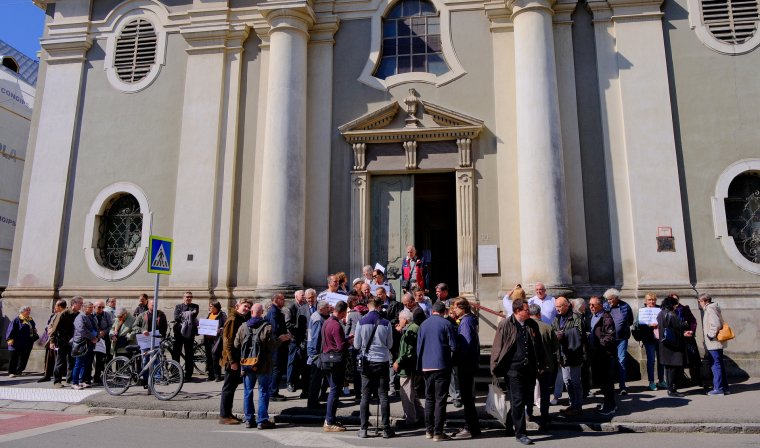 A polgármesteri hivatal szerint jogszerű volt a hajnalban végrehajtott falbontásos birtokbavétel