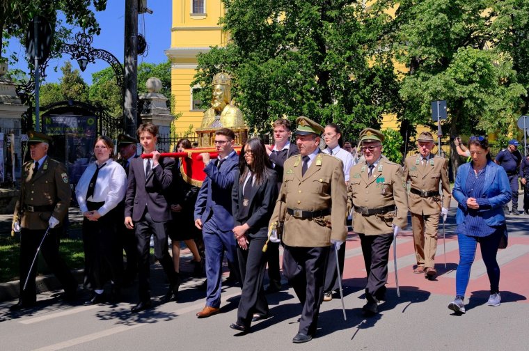 Hermás körmenetet tartottak Szent László király tiszteletére Nagyváradon | FOTÓK és VIDEÓK