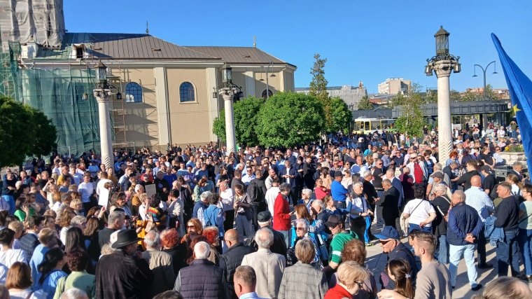 Szimpátiatüntetés piknikhangulatban: „Bolojan, ne feledd, Bihar a te oldaladon áll”