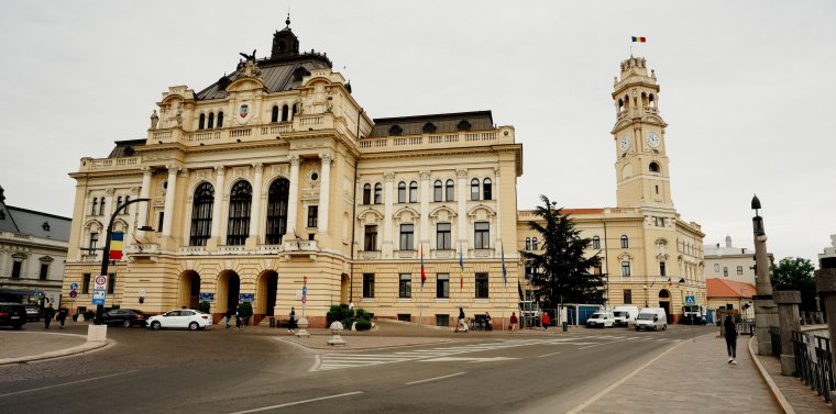 Pár napra elnémult a váradi városháza toronyórája