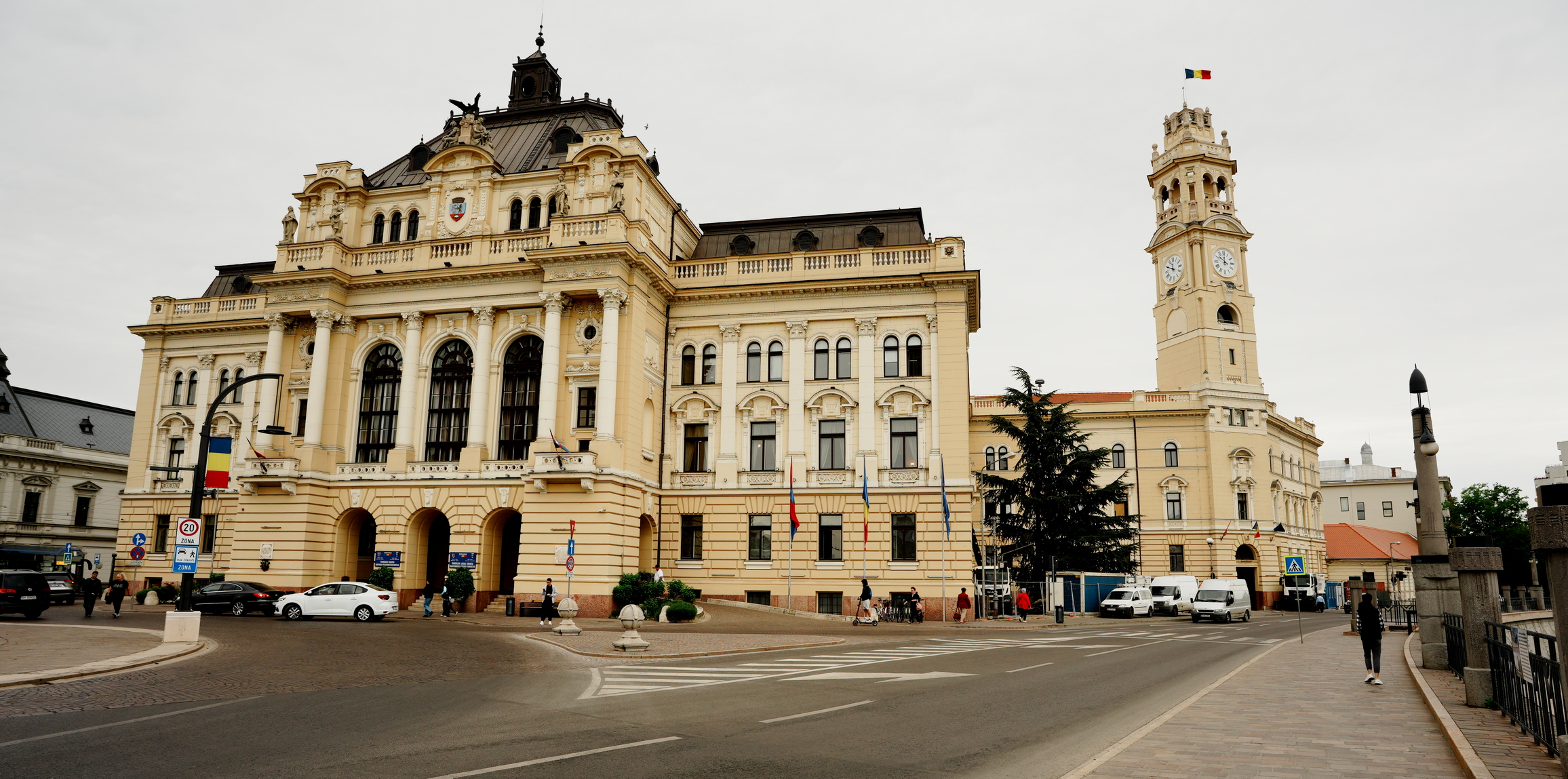 Pár napra elnémult a váradi városháza toronyórája